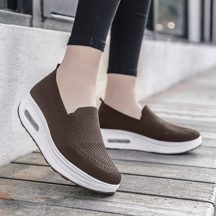 Tênis Slip On Confort Feminino